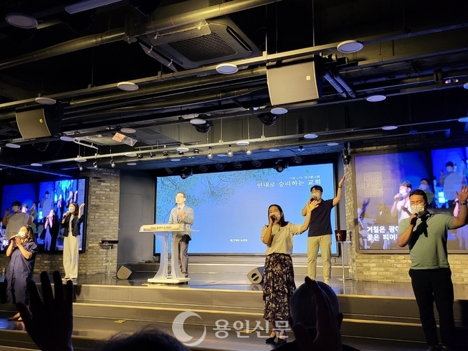 더라이프지구촌교회 찬양단.
