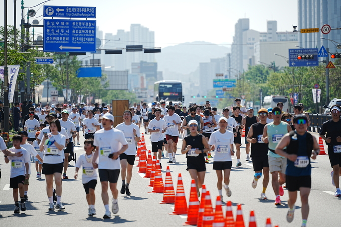 골인점을 향해 달려오는 선수들