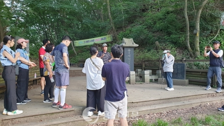 금빛 보름달 아래 초록바람… ‘석포숲공원’ 낭만의 밤