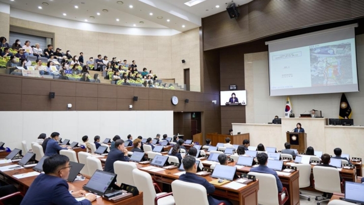 ‘언남동 쓰레기 적환장’ 평행선 끝낼까?
