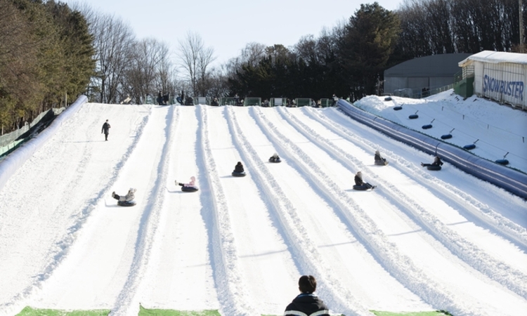에버랜드, 눈썰매장 개장… 짜릿한 썰매질주